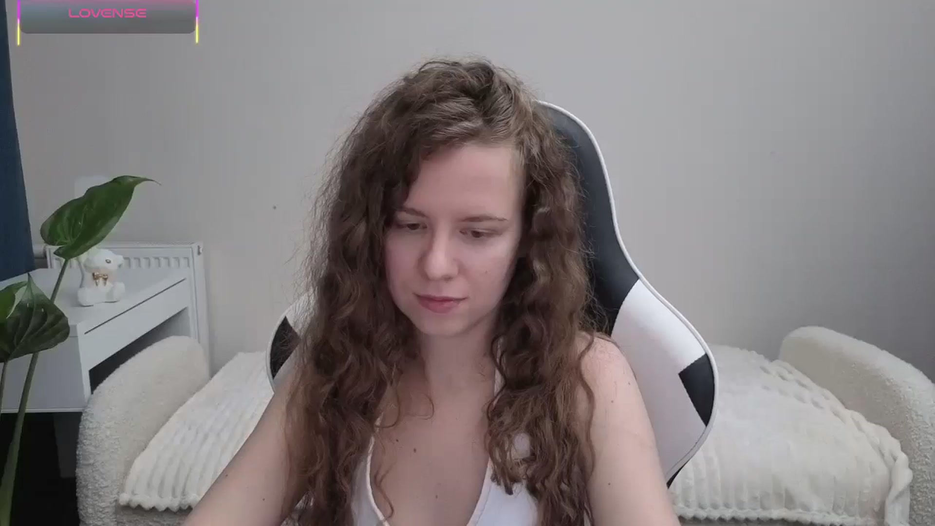 Gallery image thumbnail from BlueFlowerr's myfreecams stream on, 10/19/2025, 18:24 image 1 of 20