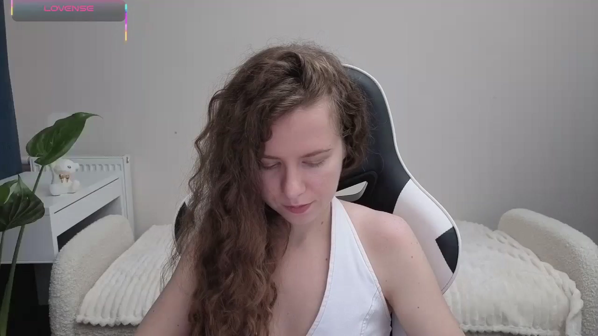 Gallery image thumbnail from BlueFlowerr's myfreecams stream on, 10/19/2025, 18:24 image 3 of 20