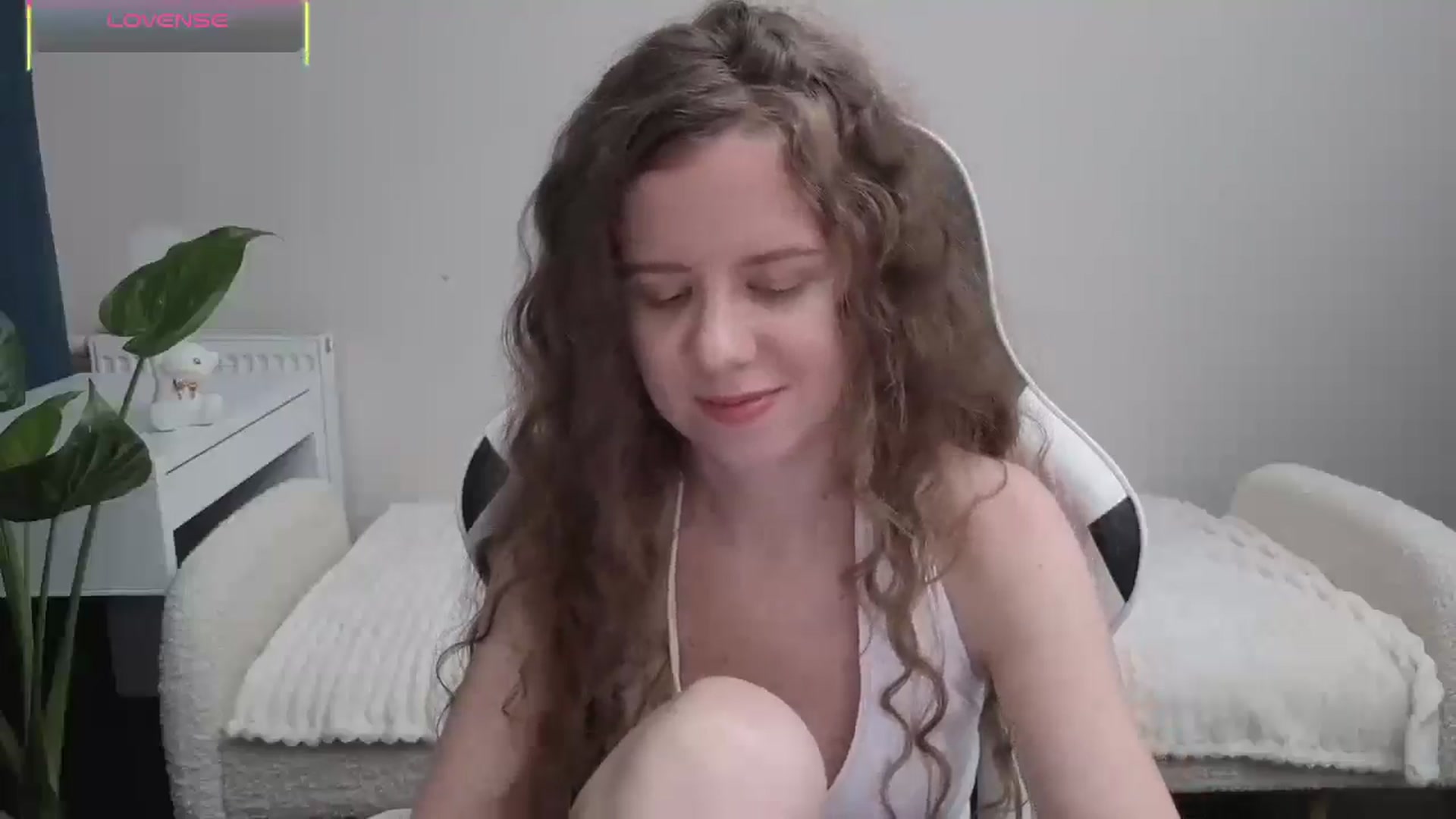 Gallery image thumbnail from BlueFlowerr's myfreecams stream on, 10/19/2025, 21:15 image 17 of 20