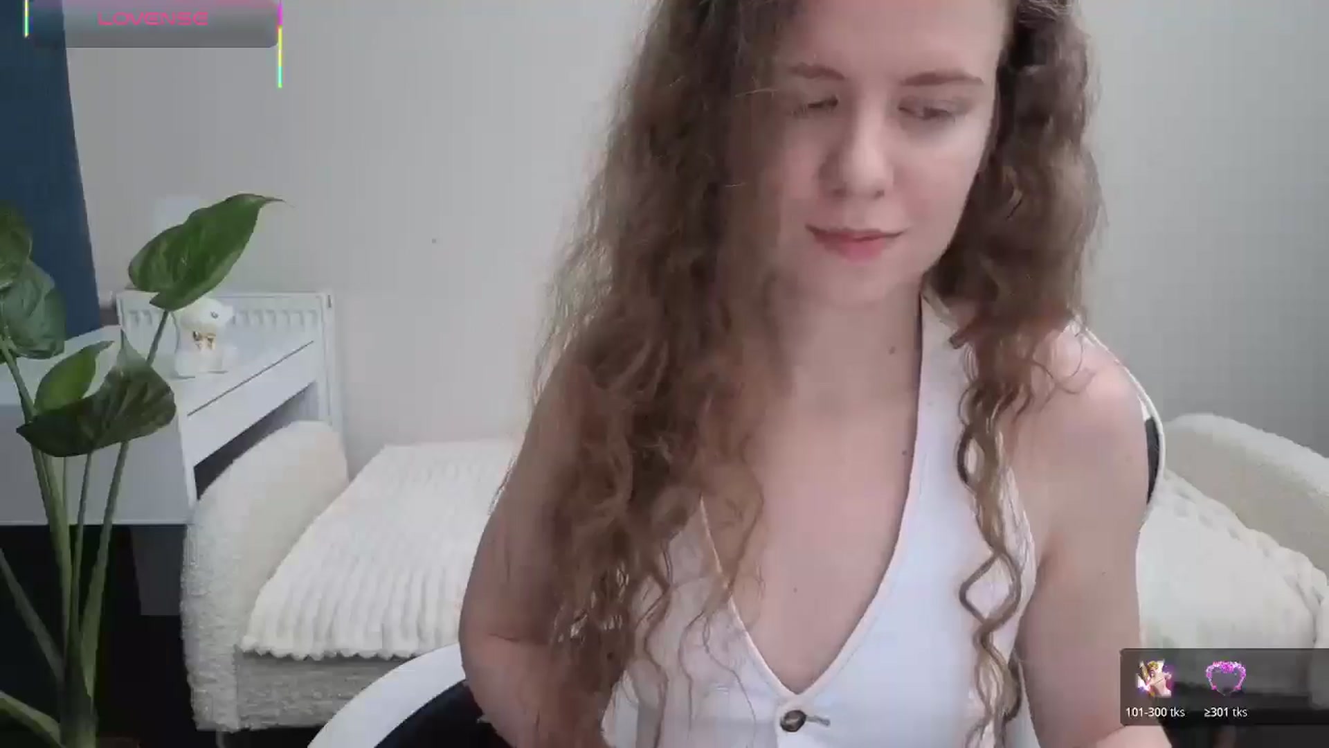 Gallery image thumbnail from BlueFlowerr's myfreecams stream on, 10/19/2025, 21:15 image 15 of 20