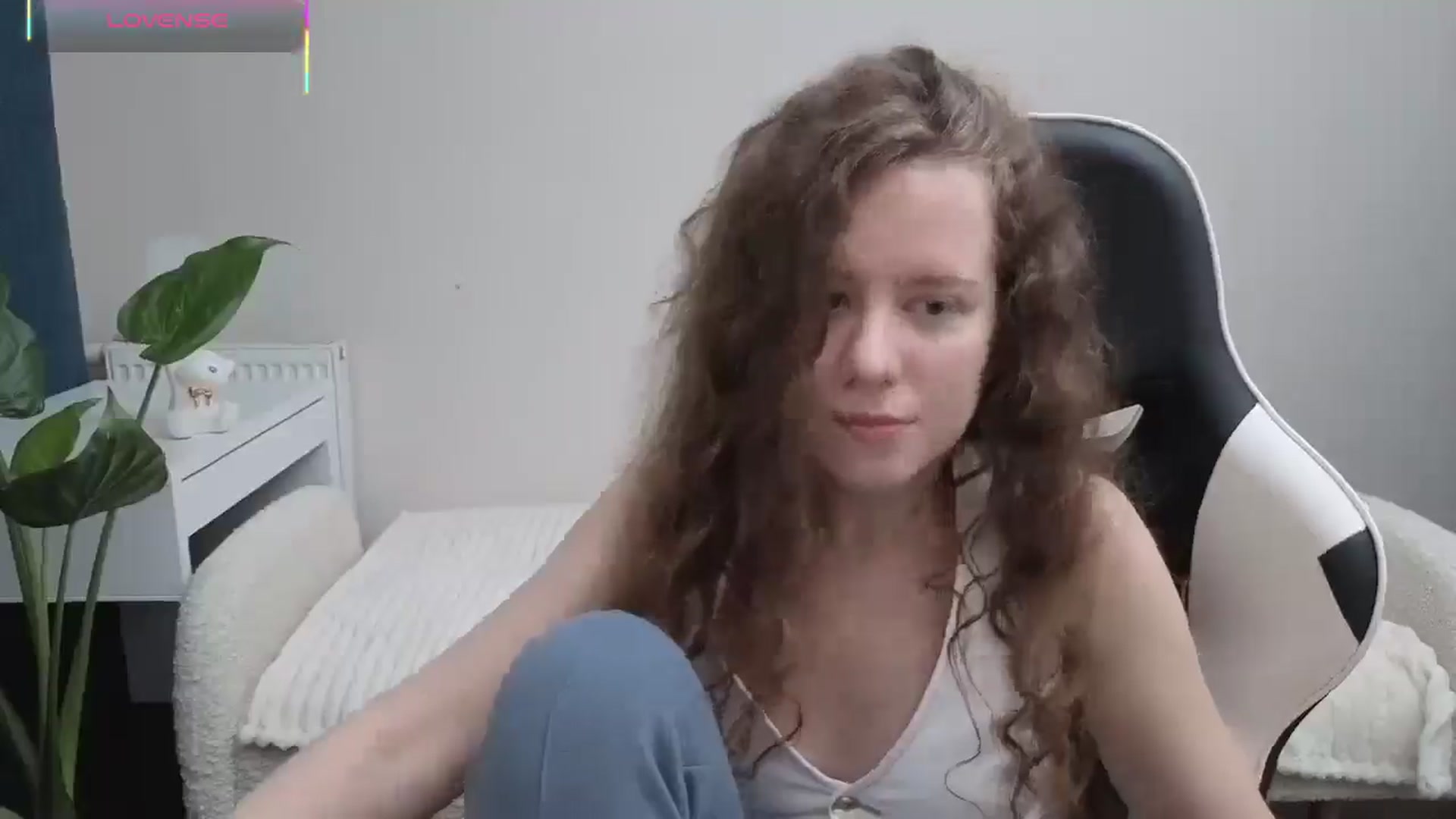 Gallery image thumbnail from BlueFlowerr's myfreecams stream on, 10/19/2025, 21:15 image 3 of 20