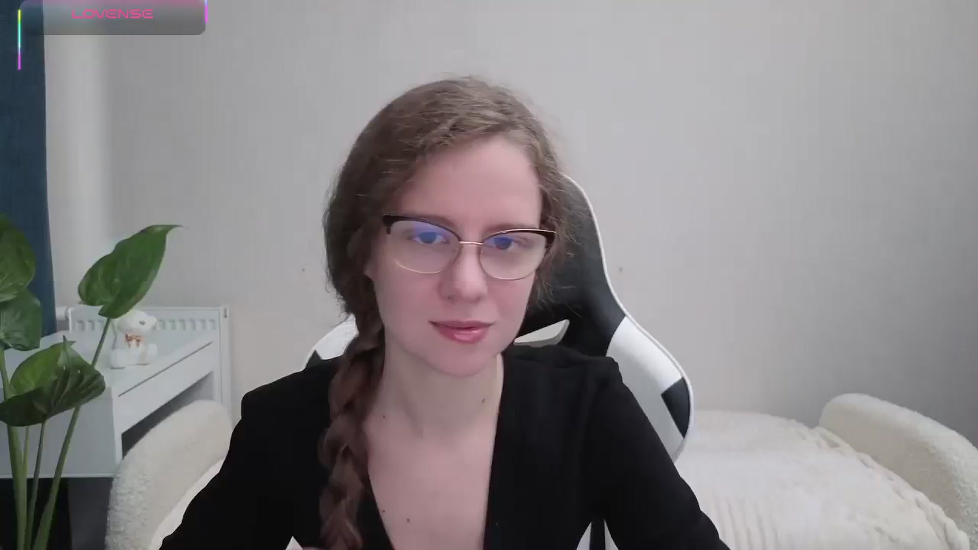 Gallery image thumbnail from BlueFlowerr's myfreecams stream on, 10/21/2025, 14:28 image 1 of 20