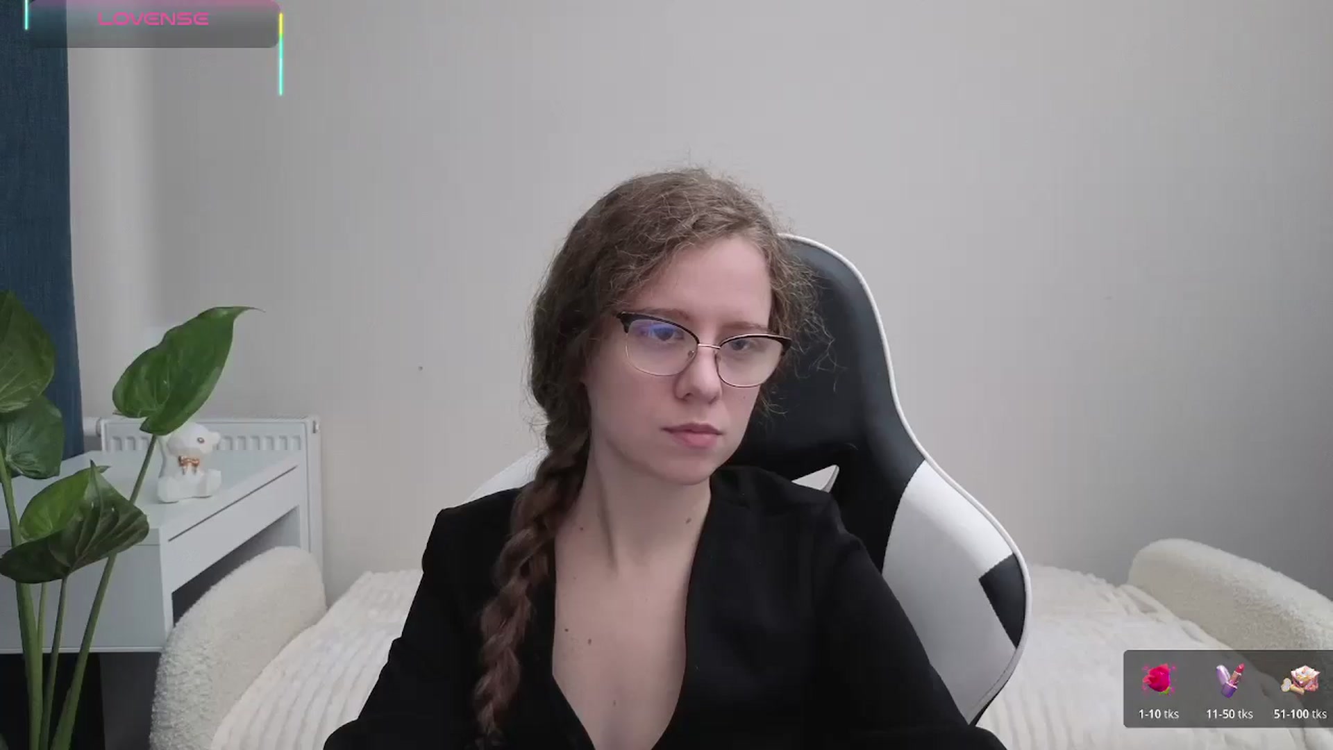 Gallery image thumbnail from BlueFlowerr's myfreecams stream on, 10/21/2025, 14:28 image 12 of 20