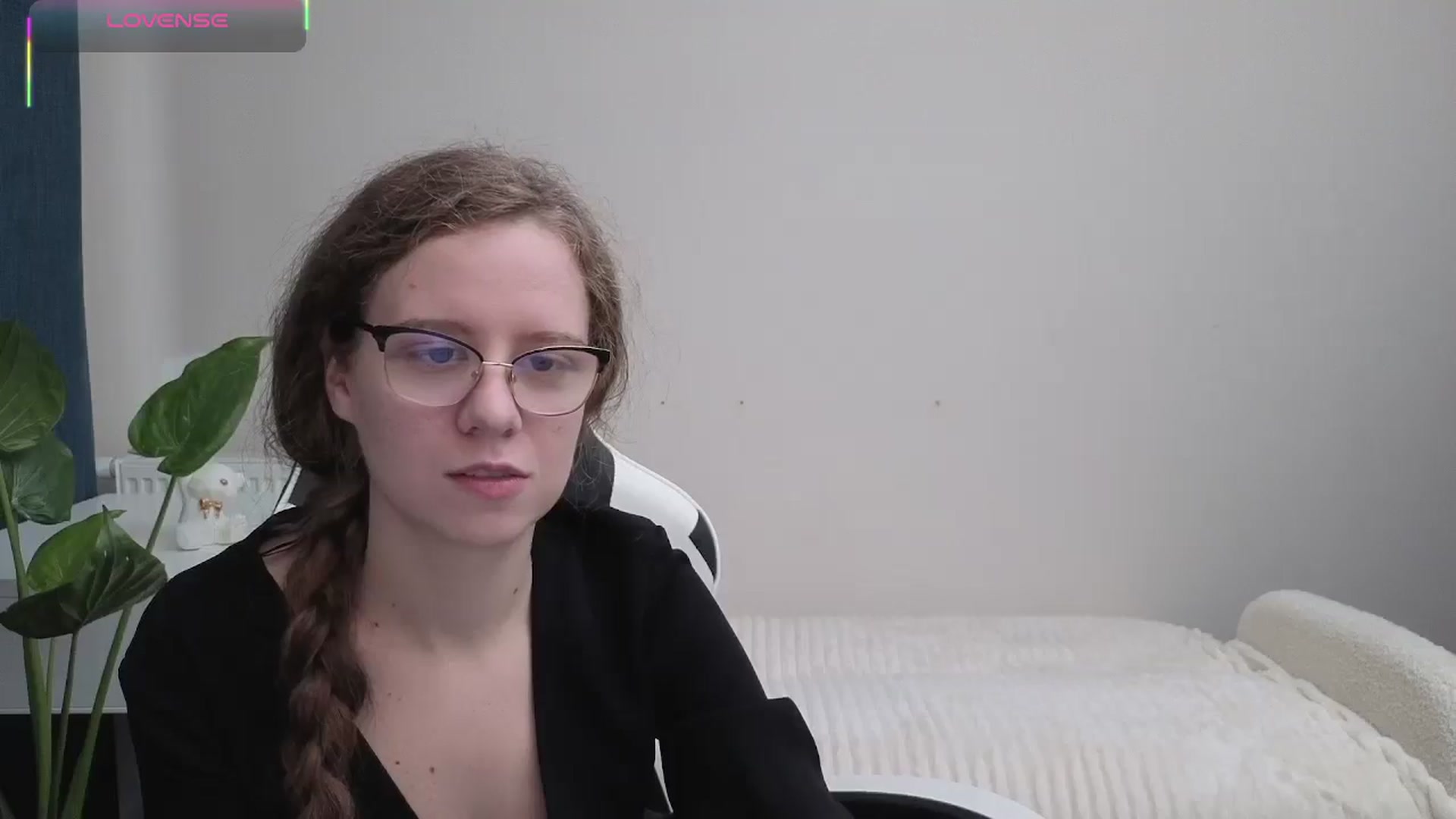 Gallery image thumbnail from BlueFlowerr's myfreecams stream on, 10/21/2025, 15:36 image 2 of 20