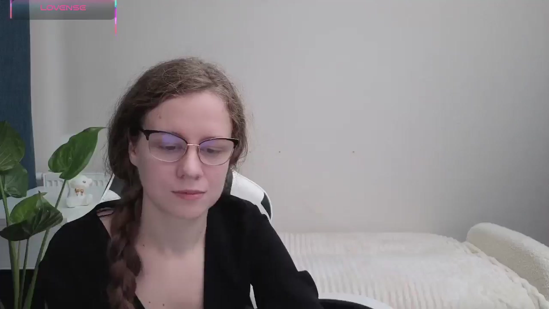 Gallery image thumbnail from BlueFlowerr's myfreecams stream on, 10/21/2025, 15:36 image 3 of 20