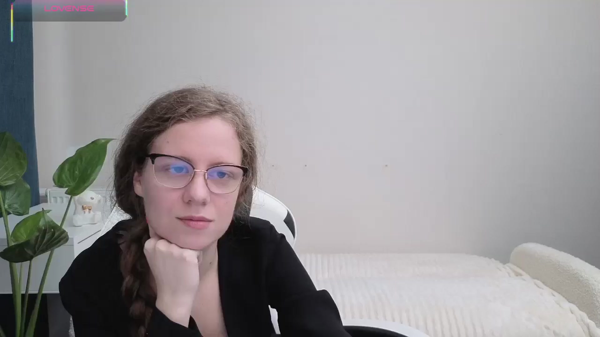 Gallery image thumbnail from BlueFlowerr's myfreecams stream on, 10/21/2025, 15:36 image 5 of 20