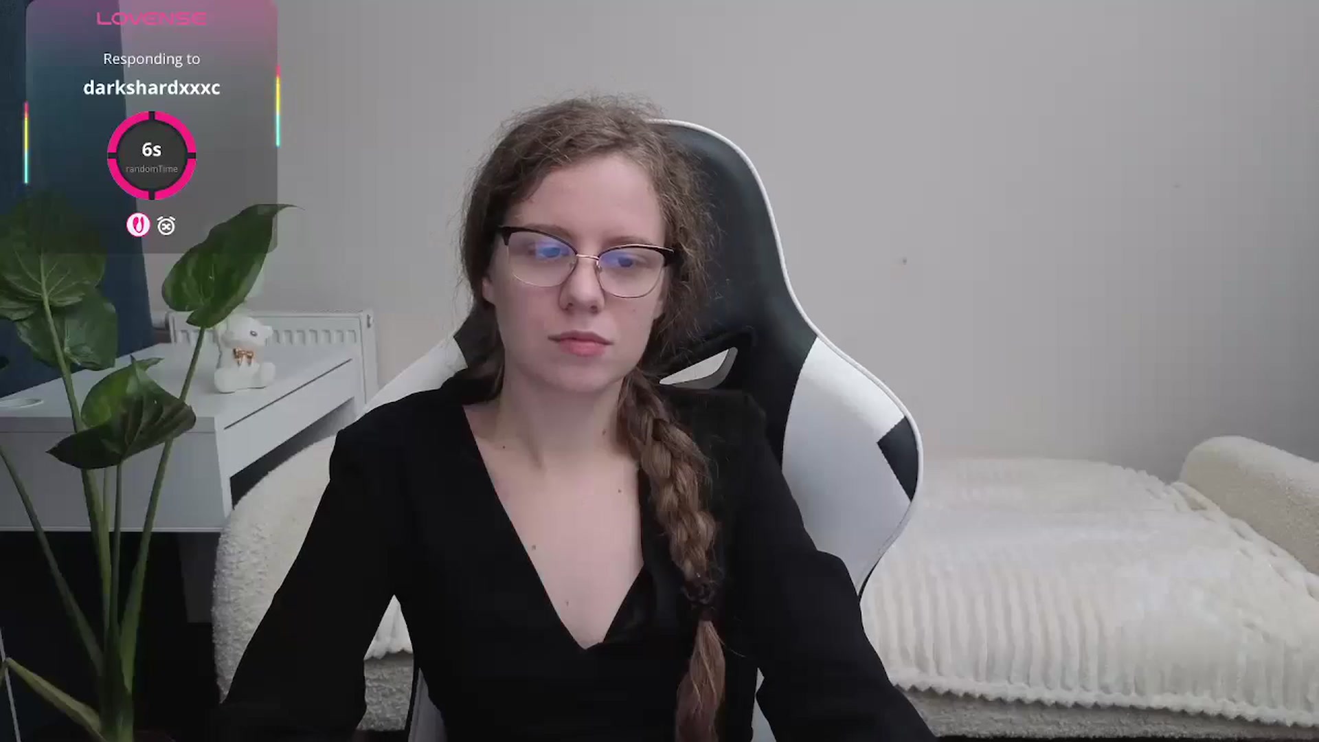 Gallery image thumbnail from BlueFlowerr's myfreecams stream on, 10/21/2025, 16:42 image 15 of 20