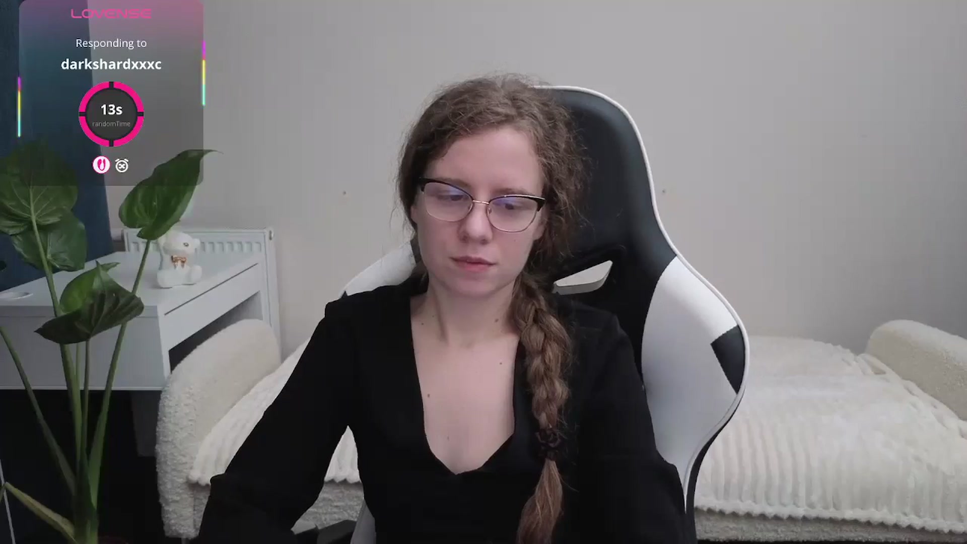 Gallery image thumbnail from BlueFlowerr's myfreecams stream on, 10/21/2025, 16:42 image 19 of 20