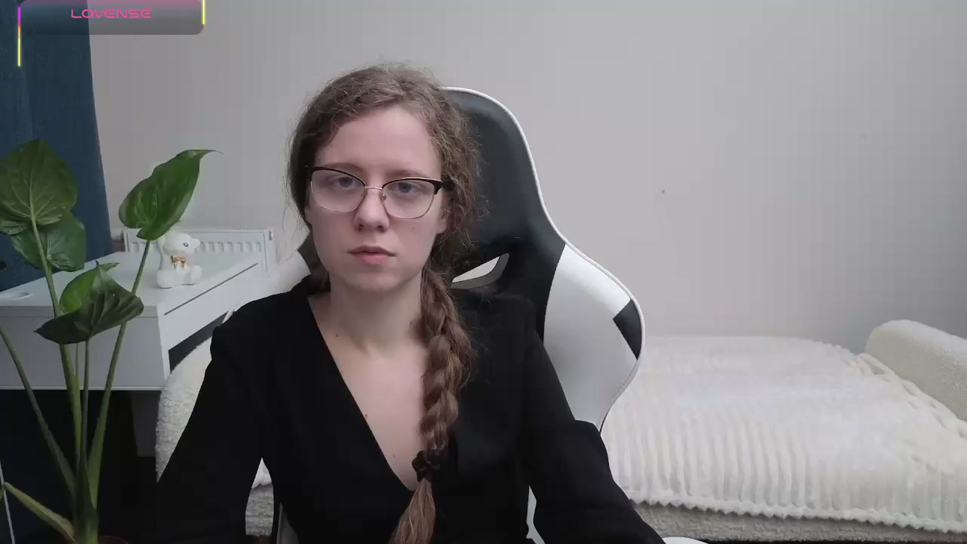 Gallery image thumbnail from BlueFlowerr's myfreecams stream on, 10/21/2025, 16:42 image 12 of 20