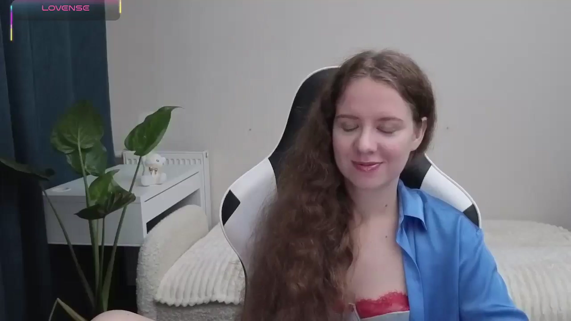 Gallery image thumbnail from BlueFlowerr's myfreecams stream on, 10/22/2025, 17:42 image 4 of 20