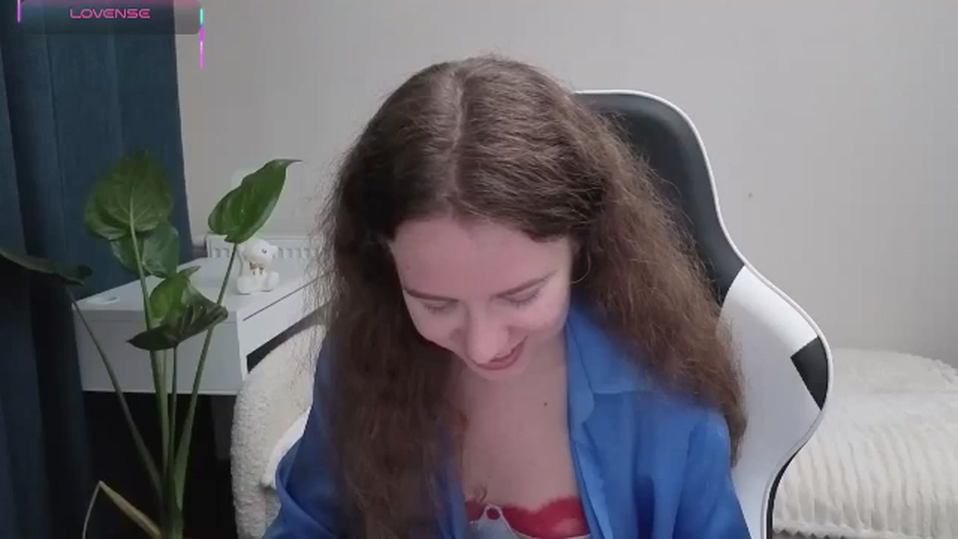 Gallery image thumbnail from BlueFlowerr's myfreecams stream on, 10/22/2025, 17:42 image 16 of 20