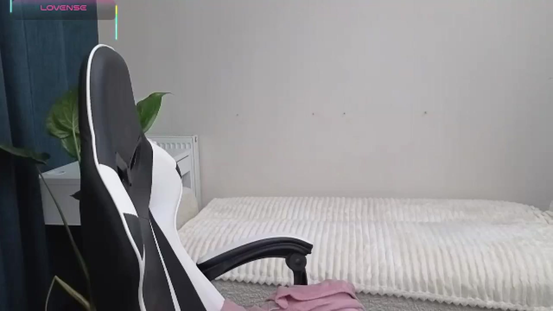 Gallery image thumbnail from BlueFlowerr's myfreecams stream on, 10/22/2025, 17:42 image 19 of 20