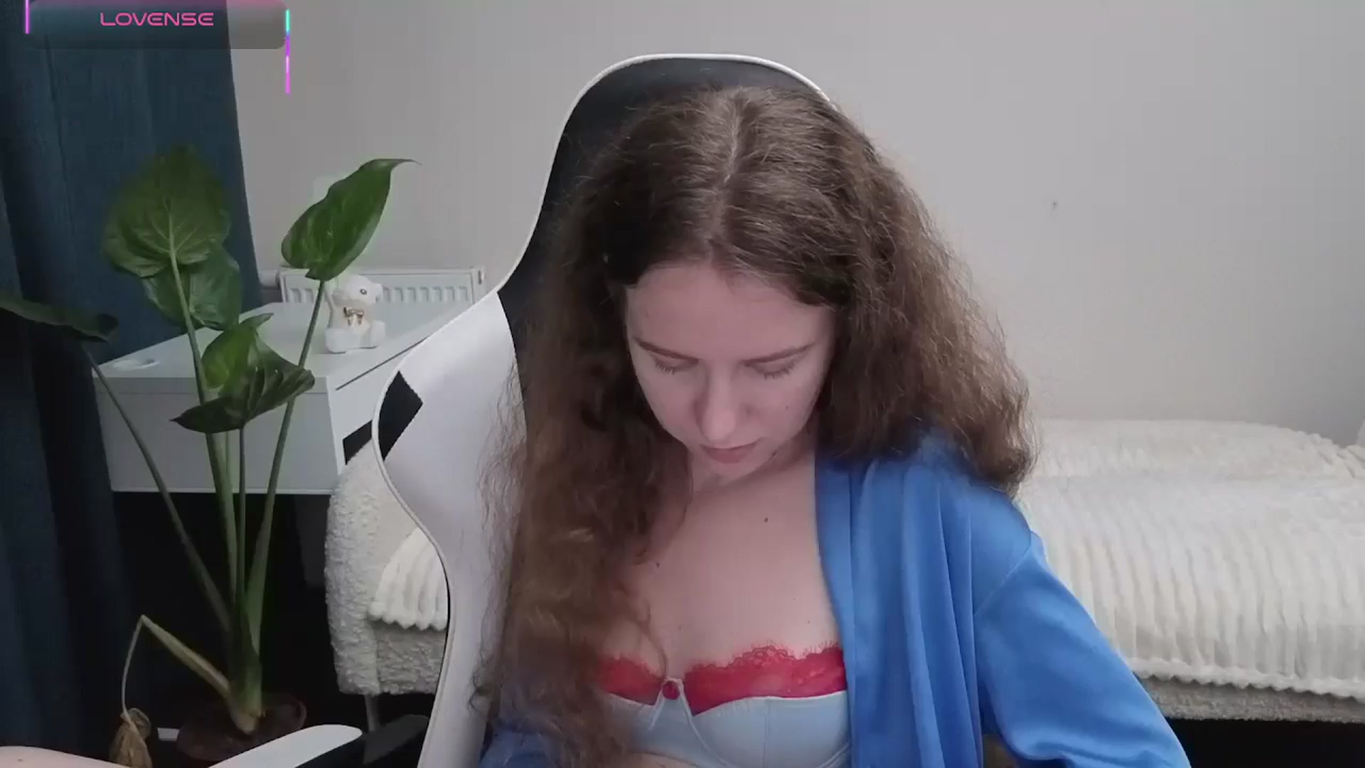 Gallery image thumbnail from BlueFlowerr's myfreecams stream on, 10/22/2025, 18:35 image 19 of 20