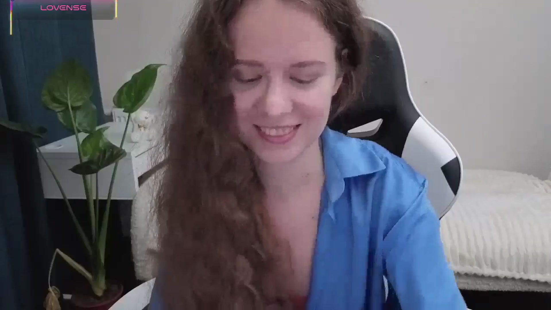 Gallery image thumbnail from BlueFlowerr's myfreecams stream on, 10/22/2025, 18:35 image 5 of 20