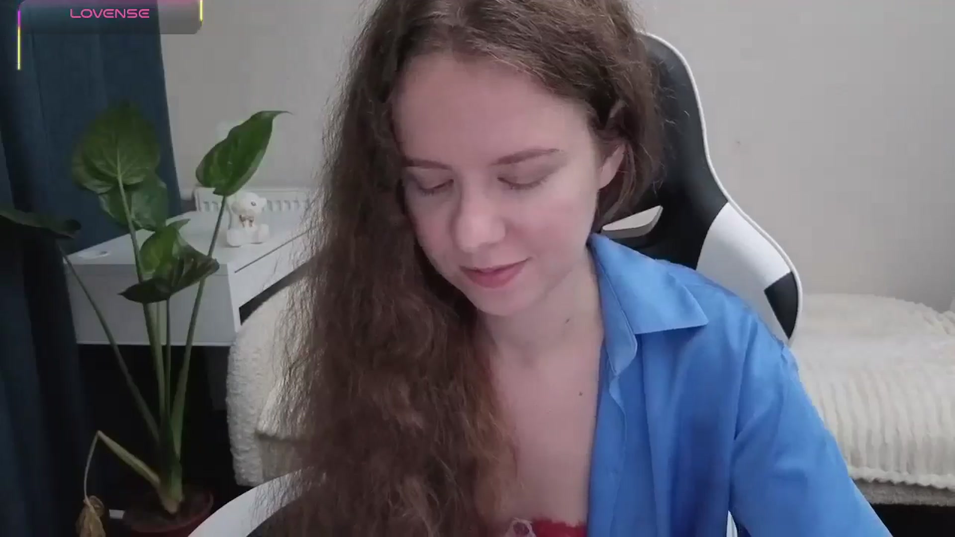 Gallery image thumbnail from BlueFlowerr's myfreecams stream on, 10/22/2025, 18:35 image 6 of 20