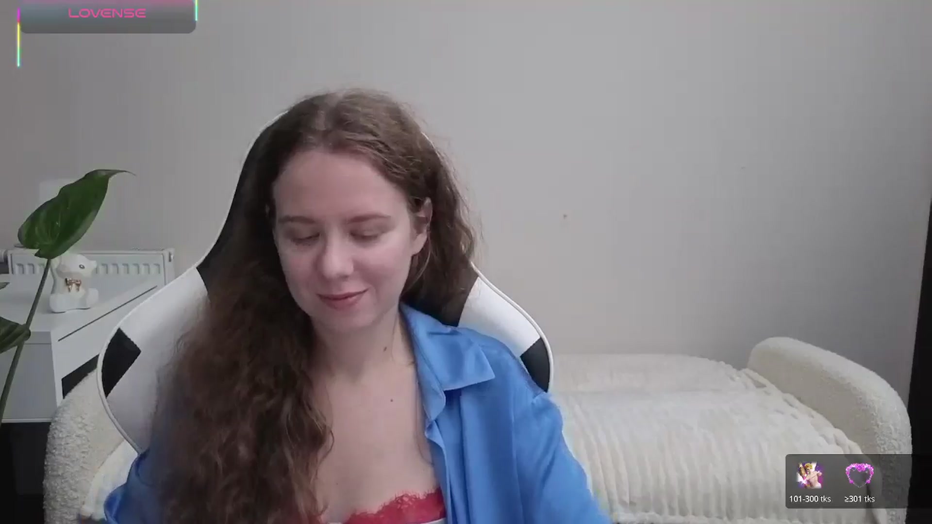 Gallery image thumbnail from BlueFlowerr's myfreecams stream on, 10/22/2025, 20:55 image 11 of 20
