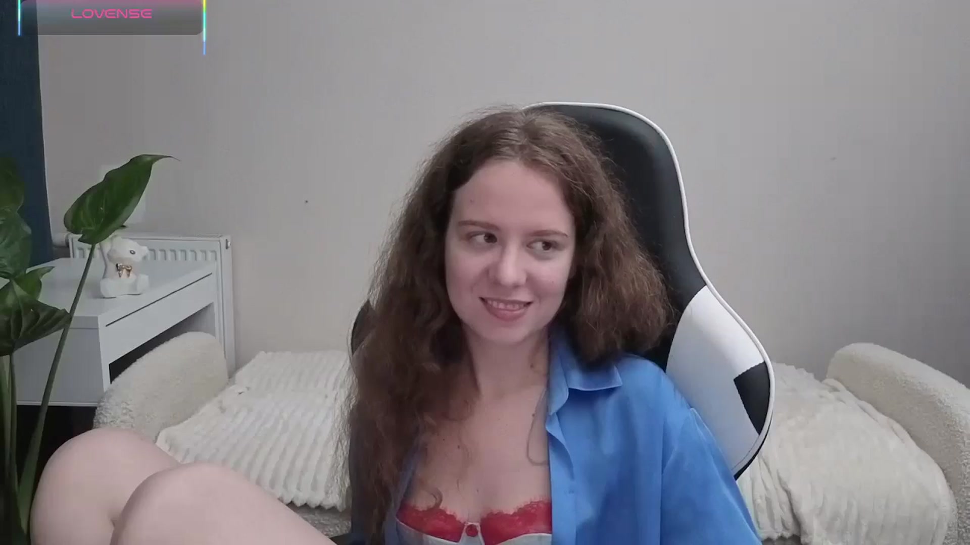 Gallery image thumbnail from BlueFlowerr's myfreecams stream on, 10/22/2025, 22:06 image 5 of 20