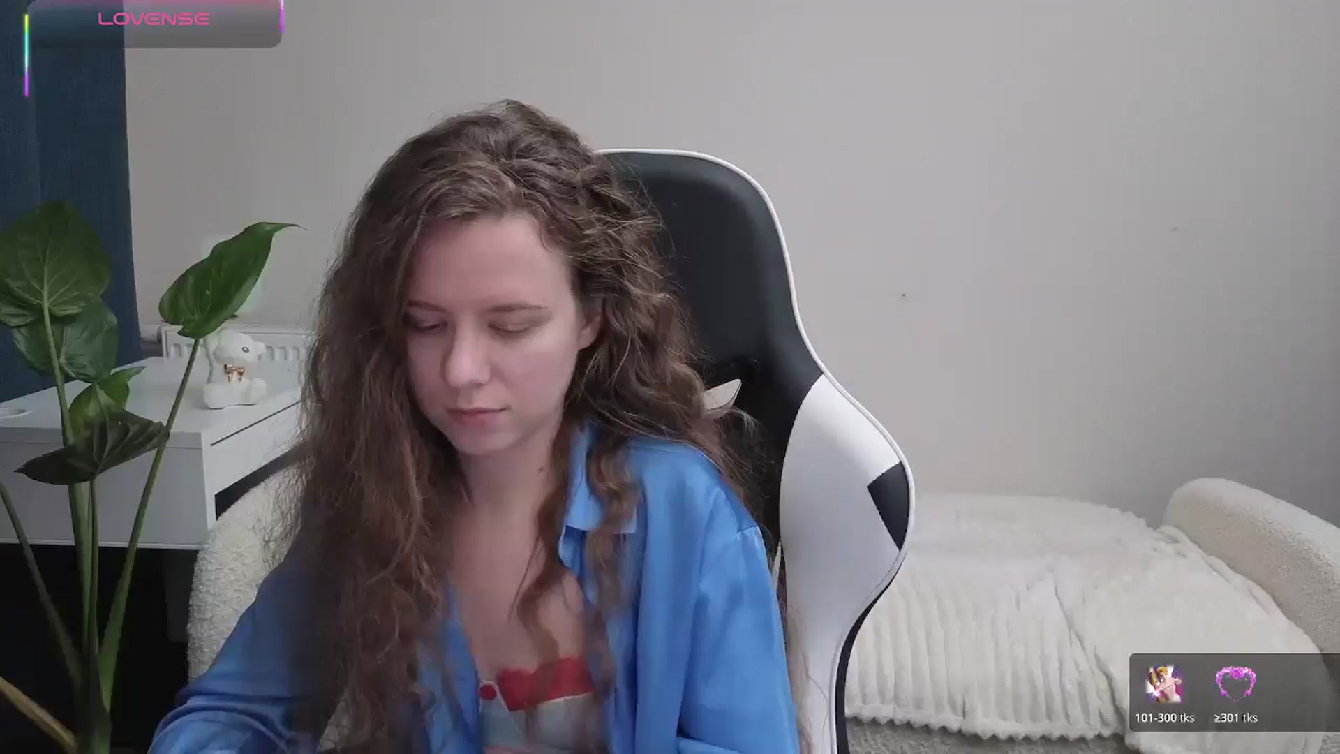 Gallery image thumbnail from BlueFlowerr's myfreecams stream on, 10/22/2025, 23:55 image 7 of 20