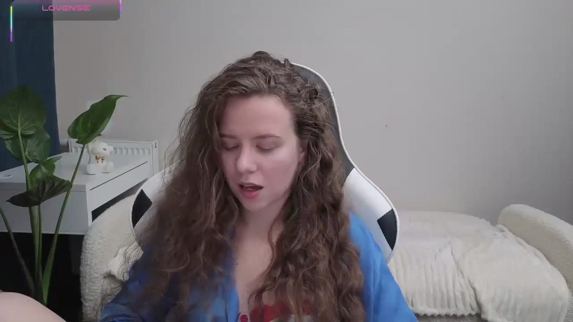 Gallery image thumbnail from BlueFlowerr's myfreecams stream on, 10/22/2025, 23:55 image 4 of 20