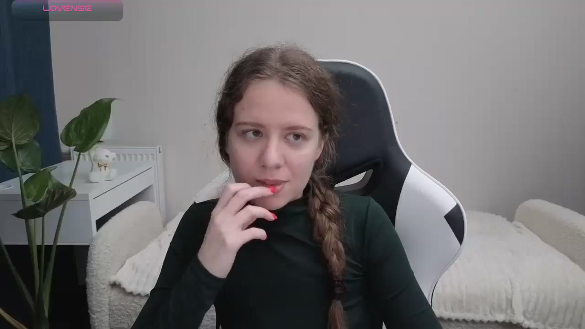 Gallery image thumbnail from BlueFlowerr's myfreecams stream on, 10/23/2025, 19:19 image 20 of 20