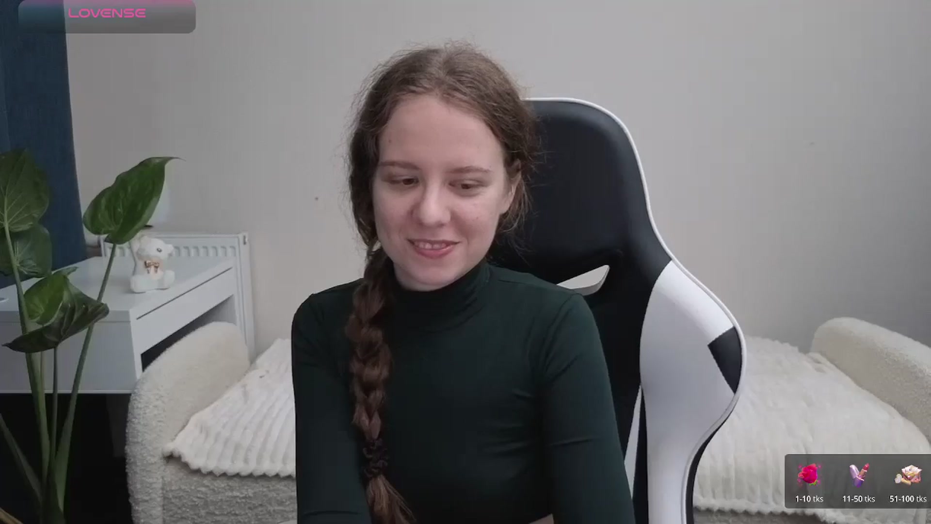 Gallery image thumbnail from BlueFlowerr's myfreecams stream on, 10/23/2025, 19:19 image 15 of 20