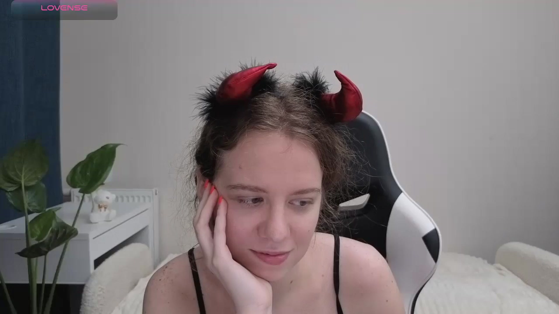 Gallery image thumbnail from BlueFlowerr's myfreecams stream on, 10/23/2025, 21:49 image 9 of 20