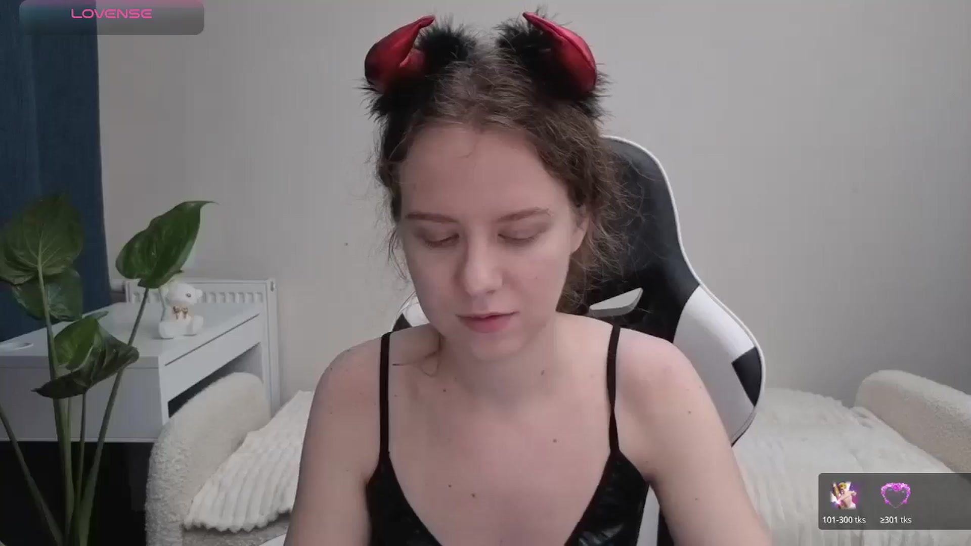 Gallery image thumbnail from BlueFlowerr's myfreecams stream on, 10/23/2025, 21:49 image 7 of 20