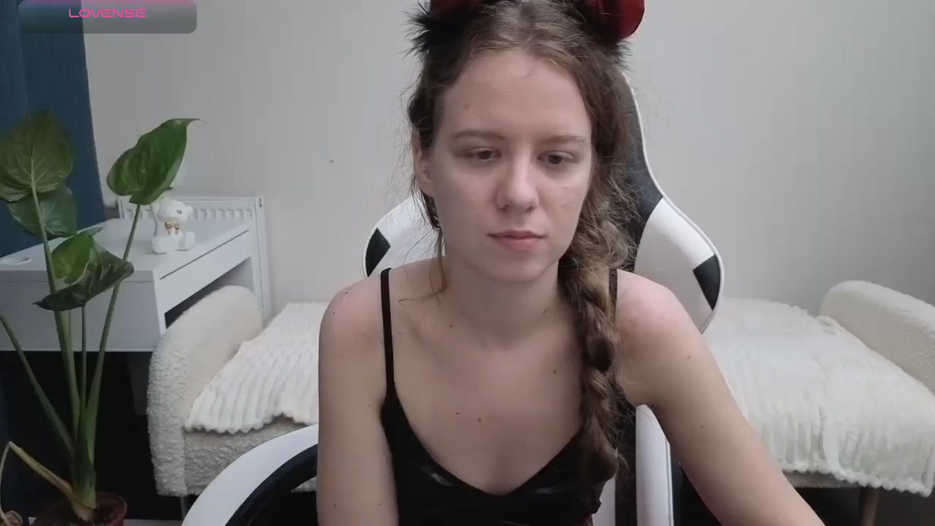 Gallery image thumbnail from BlueFlowerr's myfreecams stream on, 10/23/2025, 21:49 image 10 of 20