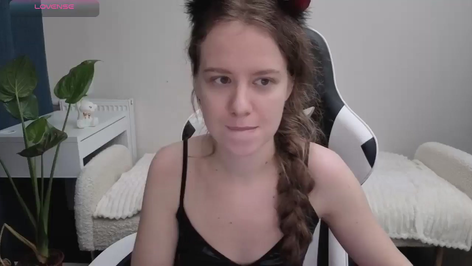 Gallery image thumbnail from BlueFlowerr's myfreecams stream on, 10/23/2025, 21:49 image 13 of 20