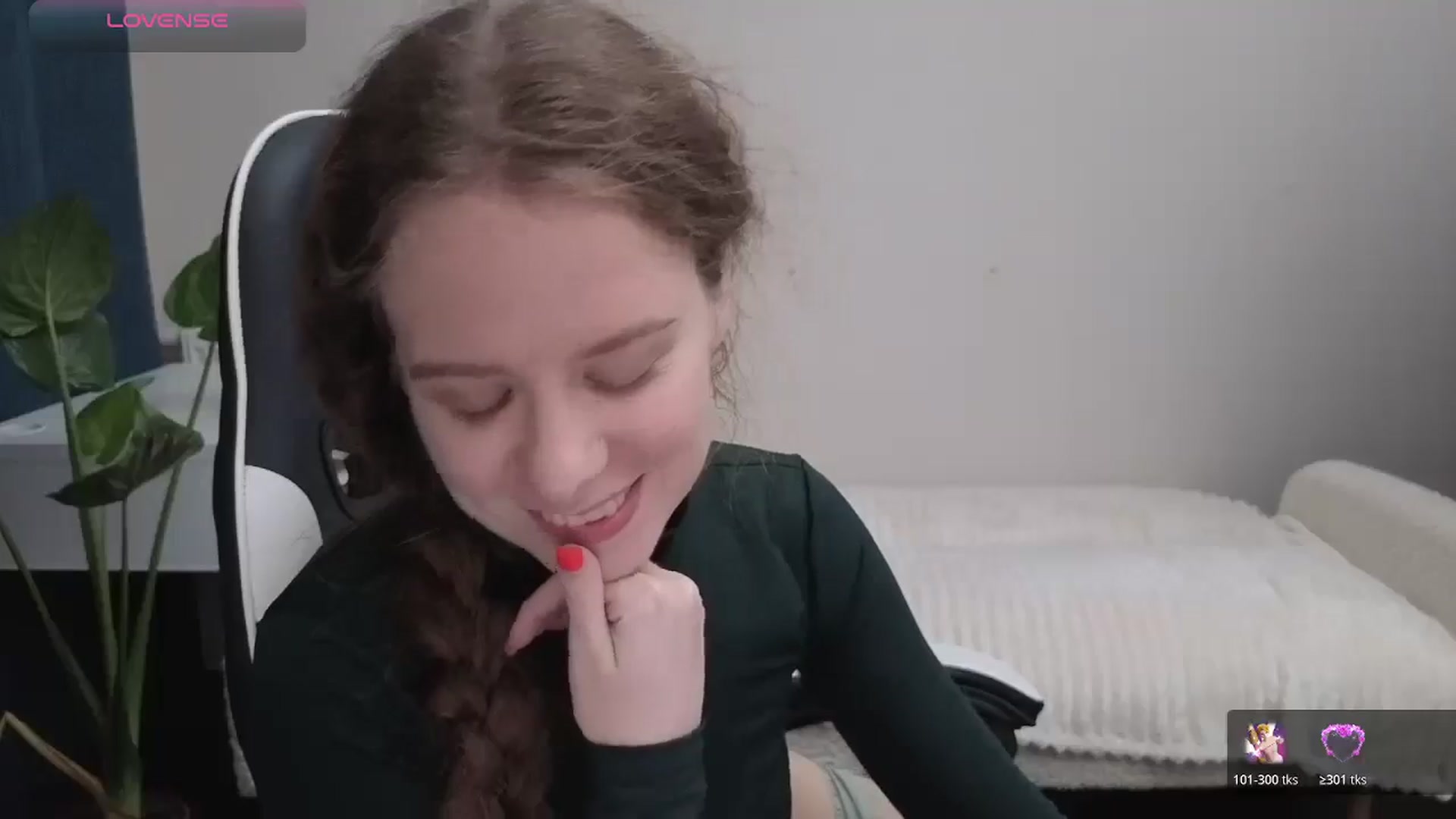 Gallery image thumbnail from BlueFlowerr's myfreecams stream on, 10/23/2025, 23:25 image 18 of 20