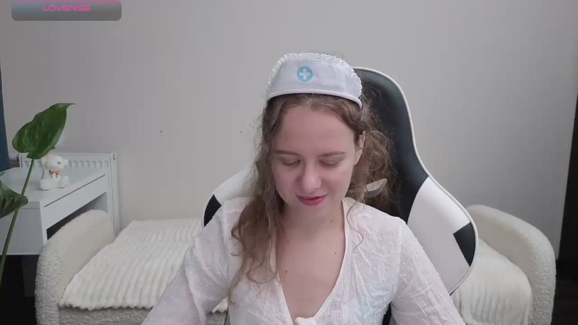 Gallery image thumbnail from BlueFlowerr's myfreecams stream on, 10/24/2025, 18:42 image 18 of 20