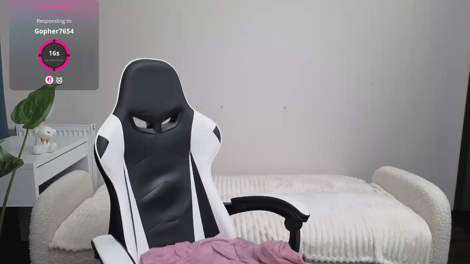 Gallery image thumbnail from BlueFlowerr's myfreecams stream on, 10/24/2025, 18:42 image 15 of 20