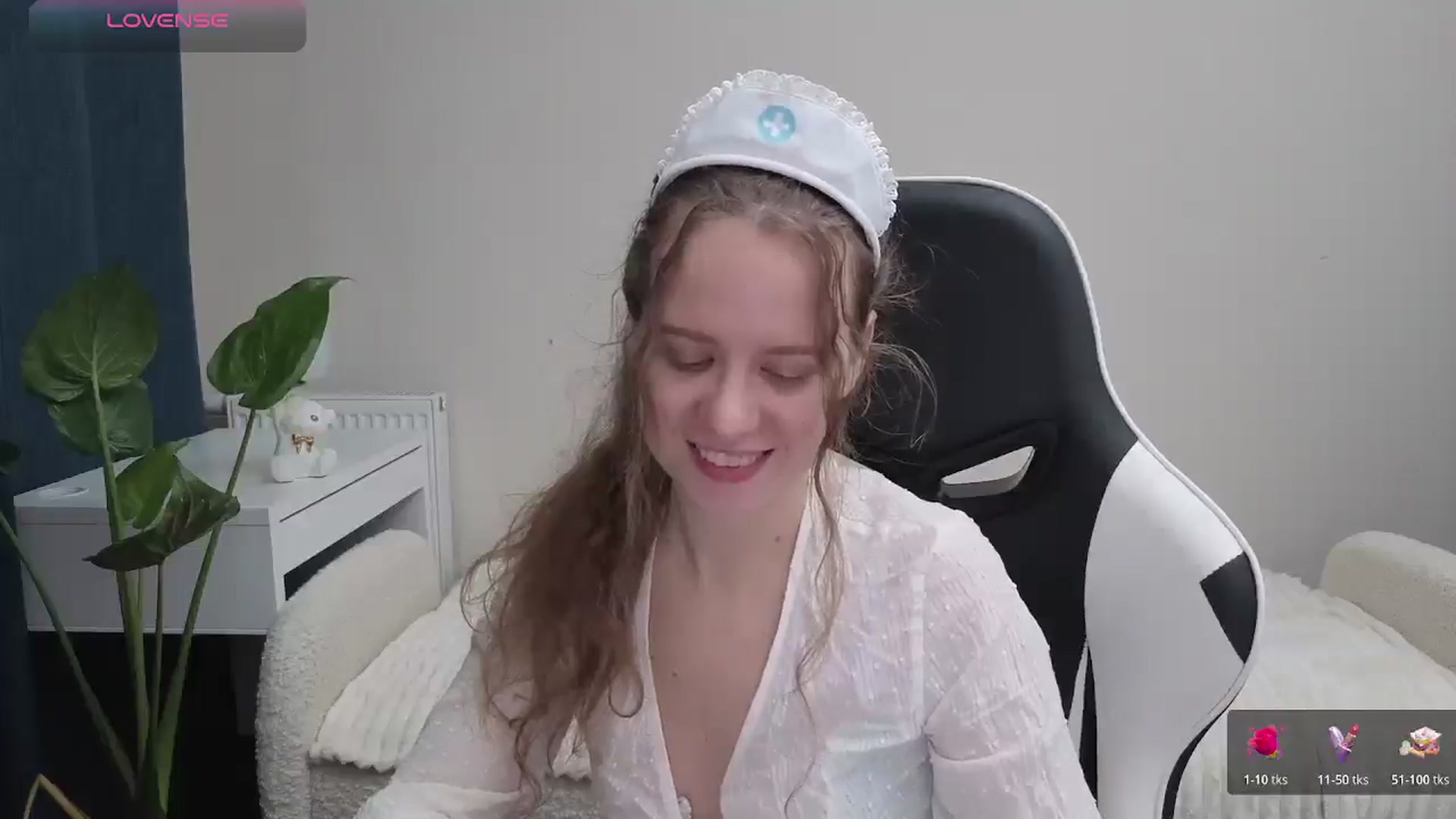 Gallery image thumbnail from BlueFlowerr's myfreecams stream on, 10/24/2025, 20:05 image 2 of 20