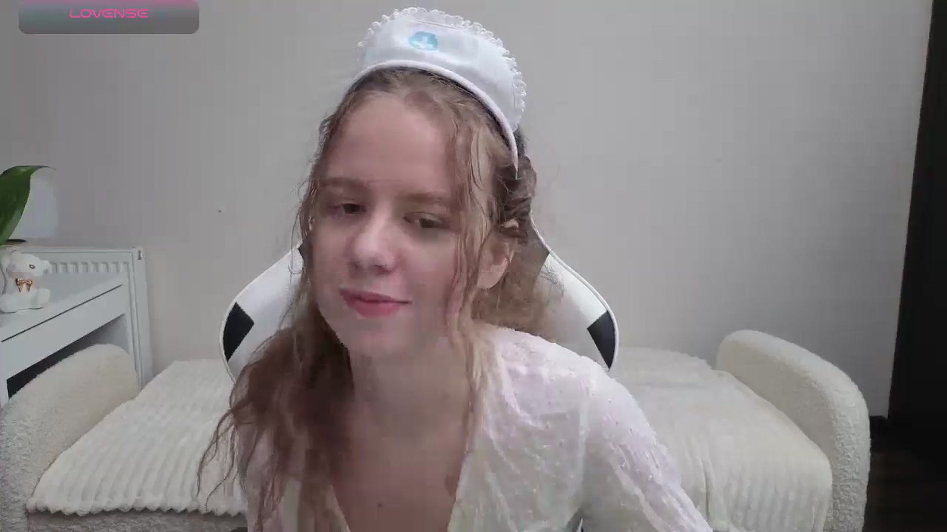 Gallery image thumbnail from BlueFlowerr's myfreecams stream on, 10/24/2025, 22:15 image 7 of 20