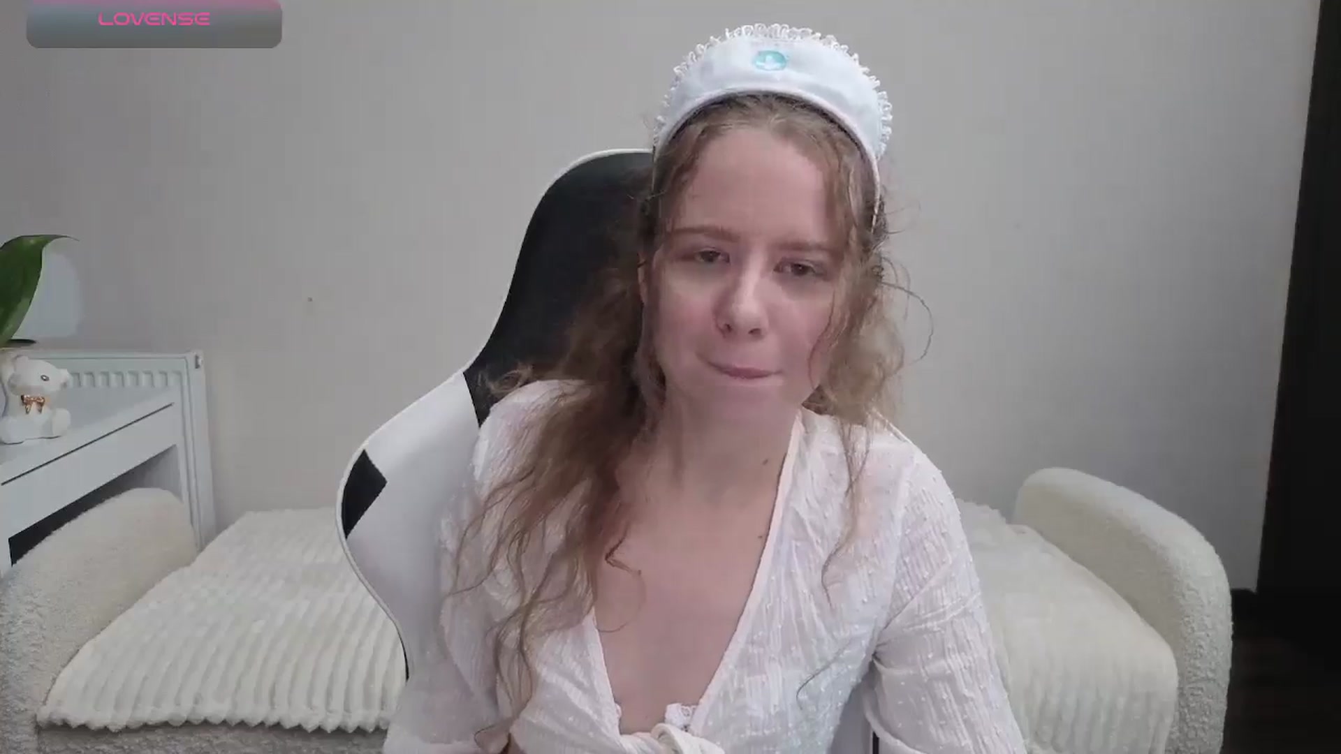 Gallery image thumbnail from BlueFlowerr's myfreecams stream on, 10/24/2025, 22:15 image 13 of 20