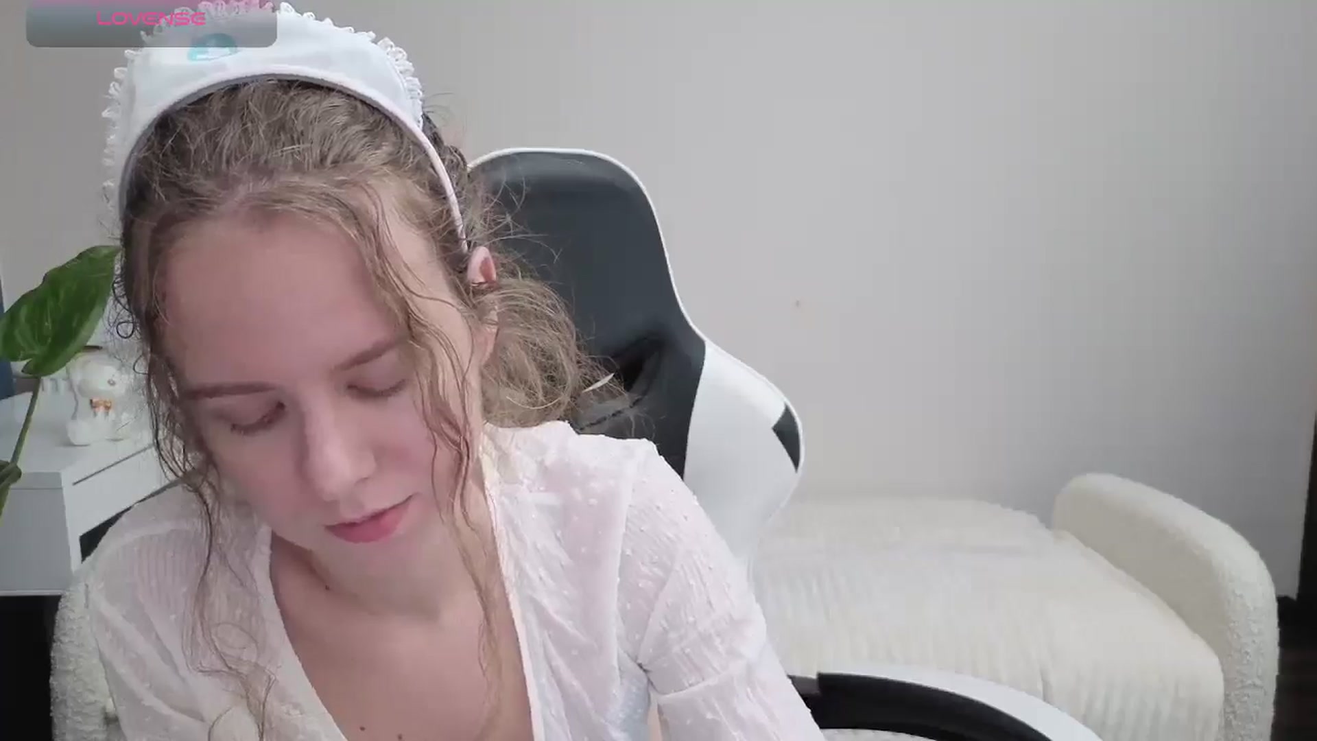 Gallery image thumbnail from BlueFlowerr's myfreecams stream on, 10/24/2025, 23:52 image 4 of 20