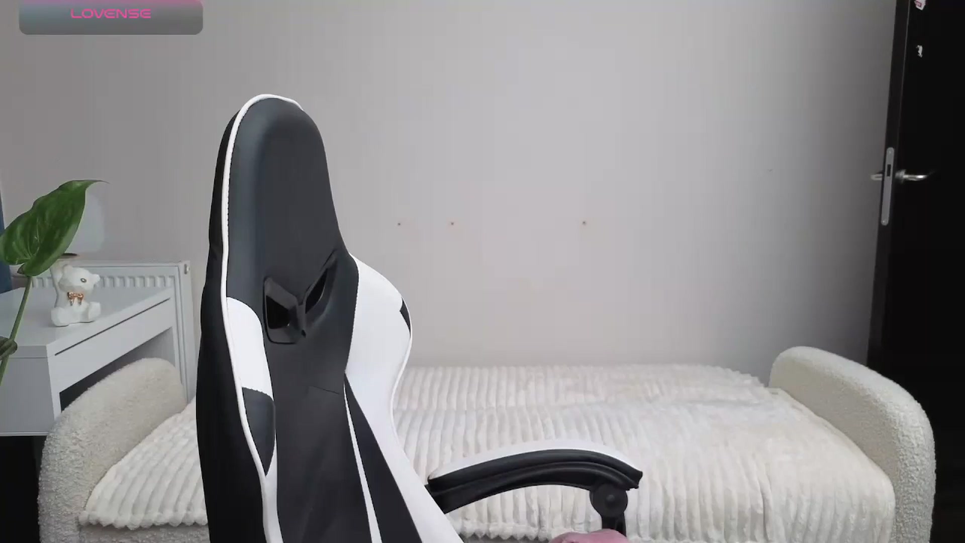Gallery image thumbnail from BlueFlowerr's myfreecams stream on, 10/24/2025, 23:52 image 20 of 20