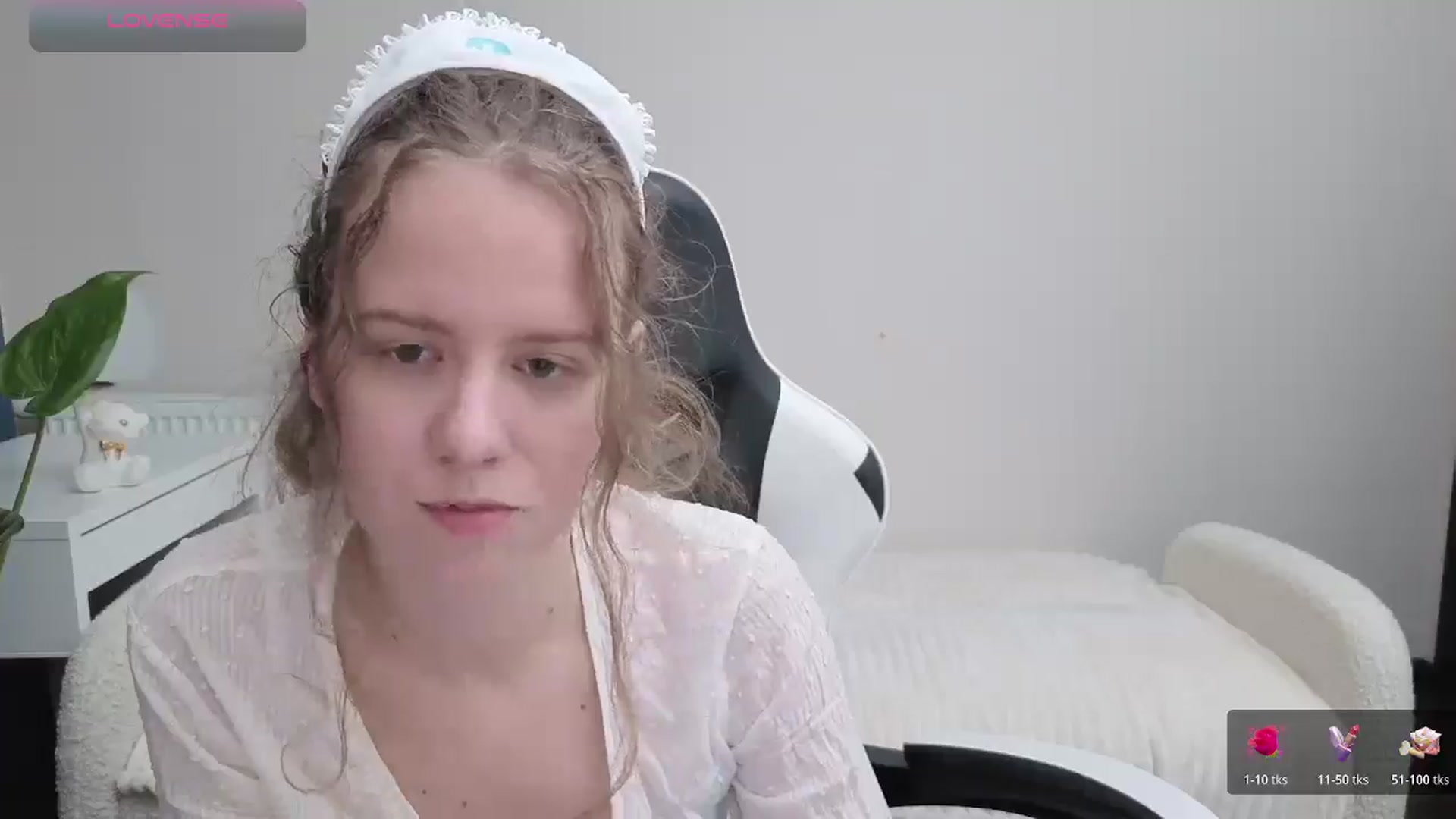 Gallery image thumbnail from BlueFlowerr's myfreecams stream on, 10/24/2025, 23:52 image 5 of 20
