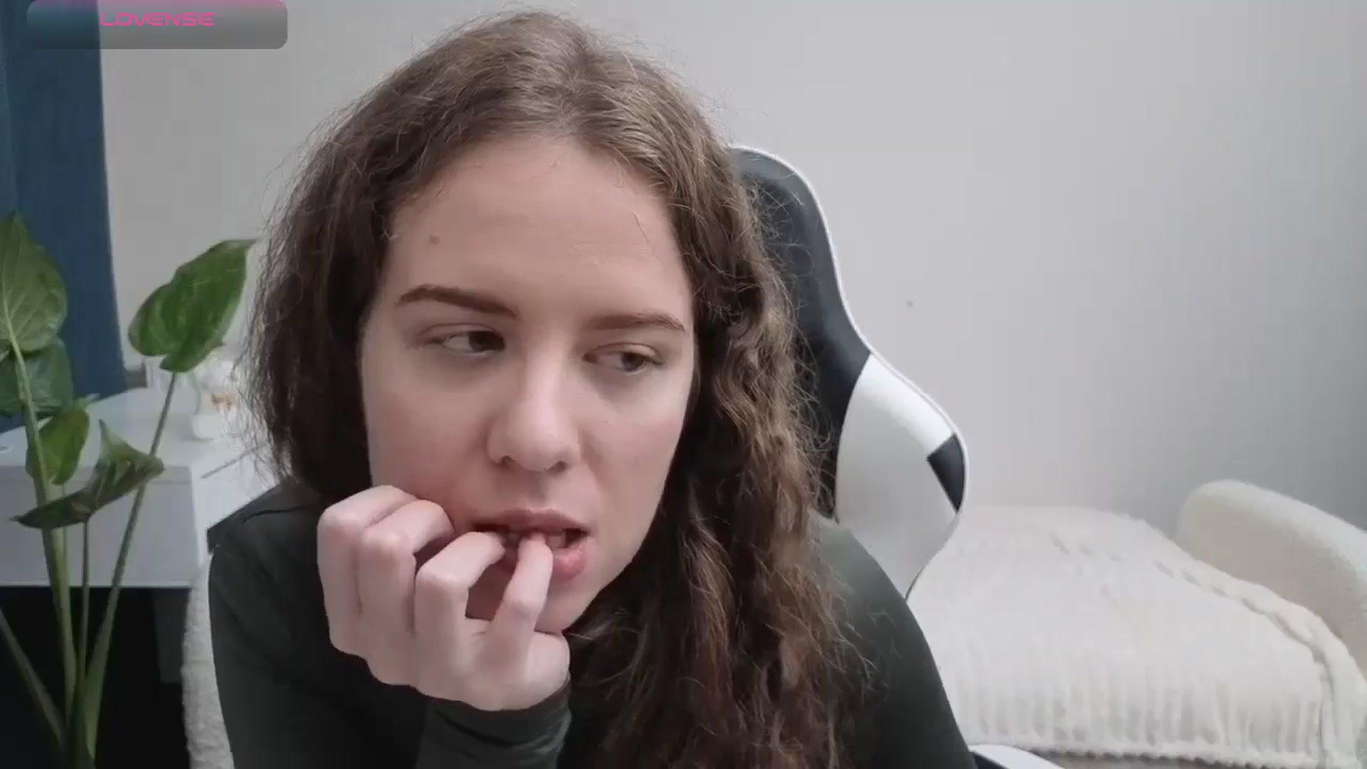 Gallery image thumbnail from BlueFlowerr's myfreecams stream on, 10/28/2025, 17:10 image 18 of 20