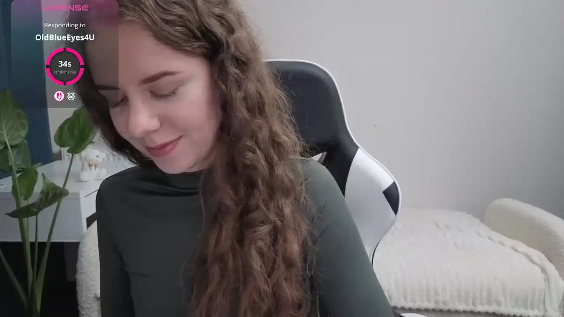 Gallery image thumbnail from BlueFlowerr's myfreecams stream on, 10/28/2025, 17:10 image 17 of 20