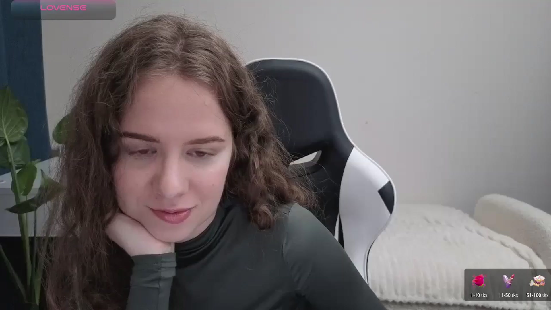 Gallery image thumbnail from BlueFlowerr's myfreecams stream on, 10/28/2025, 17:10 image 10 of 20