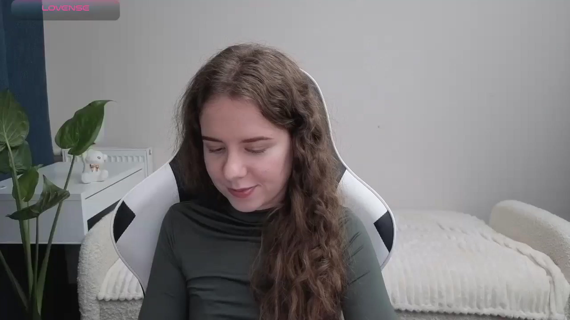 Gallery image thumbnail from BlueFlowerr's myfreecams stream on, 10/28/2025, 17:10 image 19 of 20