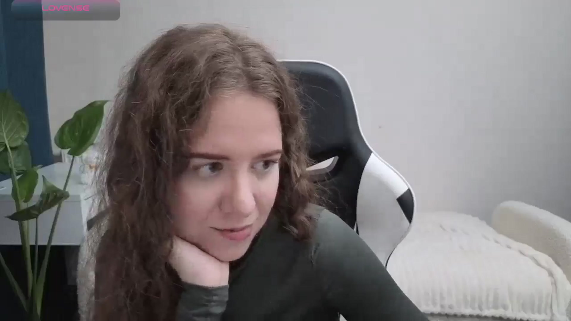 Gallery image thumbnail from BlueFlowerr's myfreecams stream on, 10/28/2025, 17:10 image 11 of 20