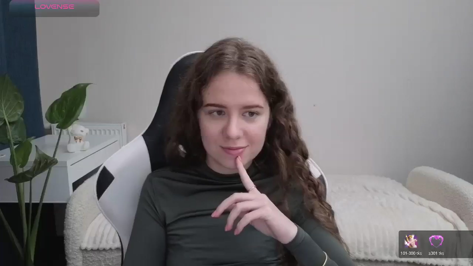 Gallery image thumbnail from BlueFlowerr's myfreecams stream on, 10/28/2025, 17:10 image 20 of 20