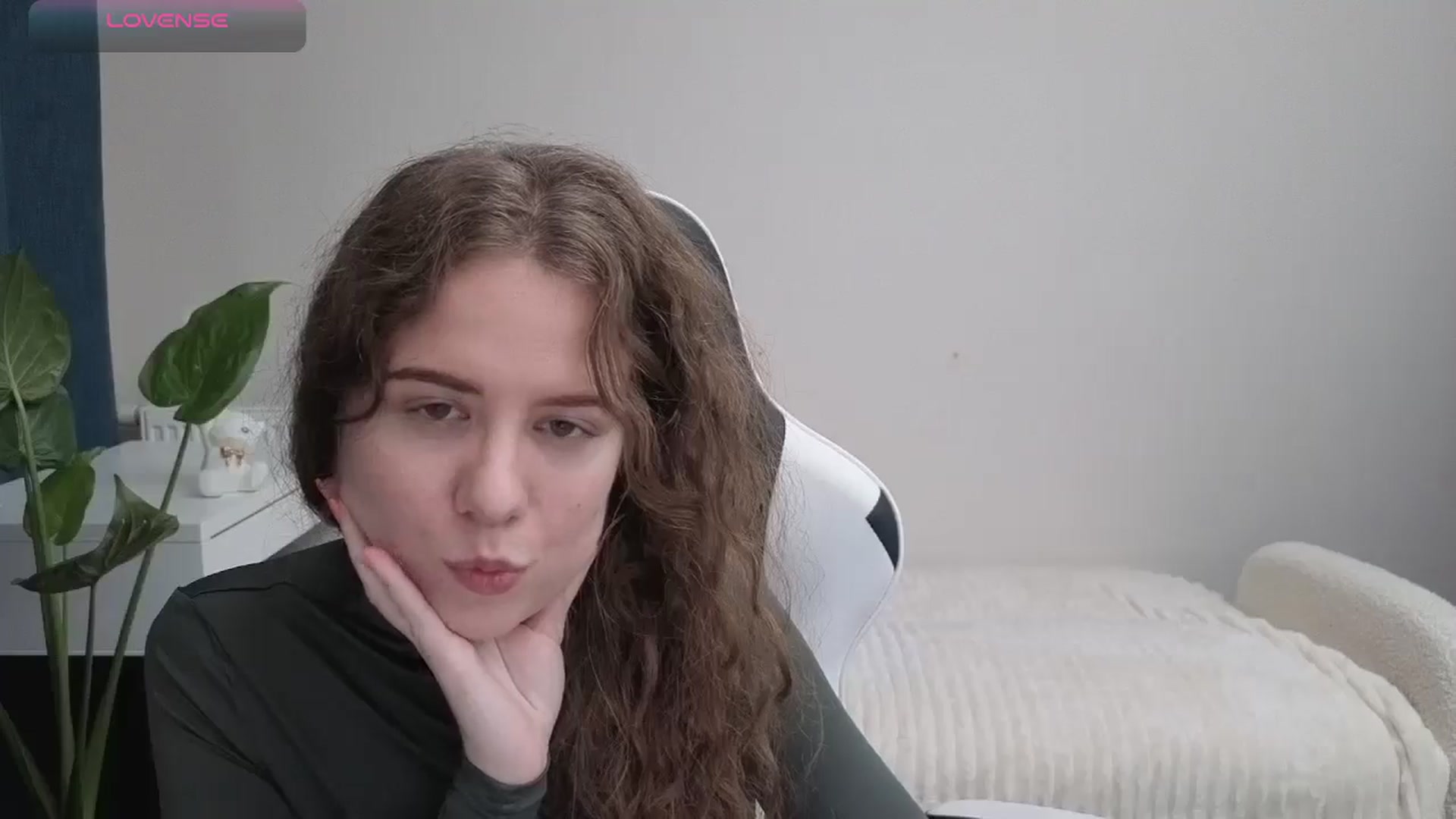 Gallery image thumbnail from BlueFlowerr's myfreecams stream on, 10/28/2025, 20:57 image 4 of 20