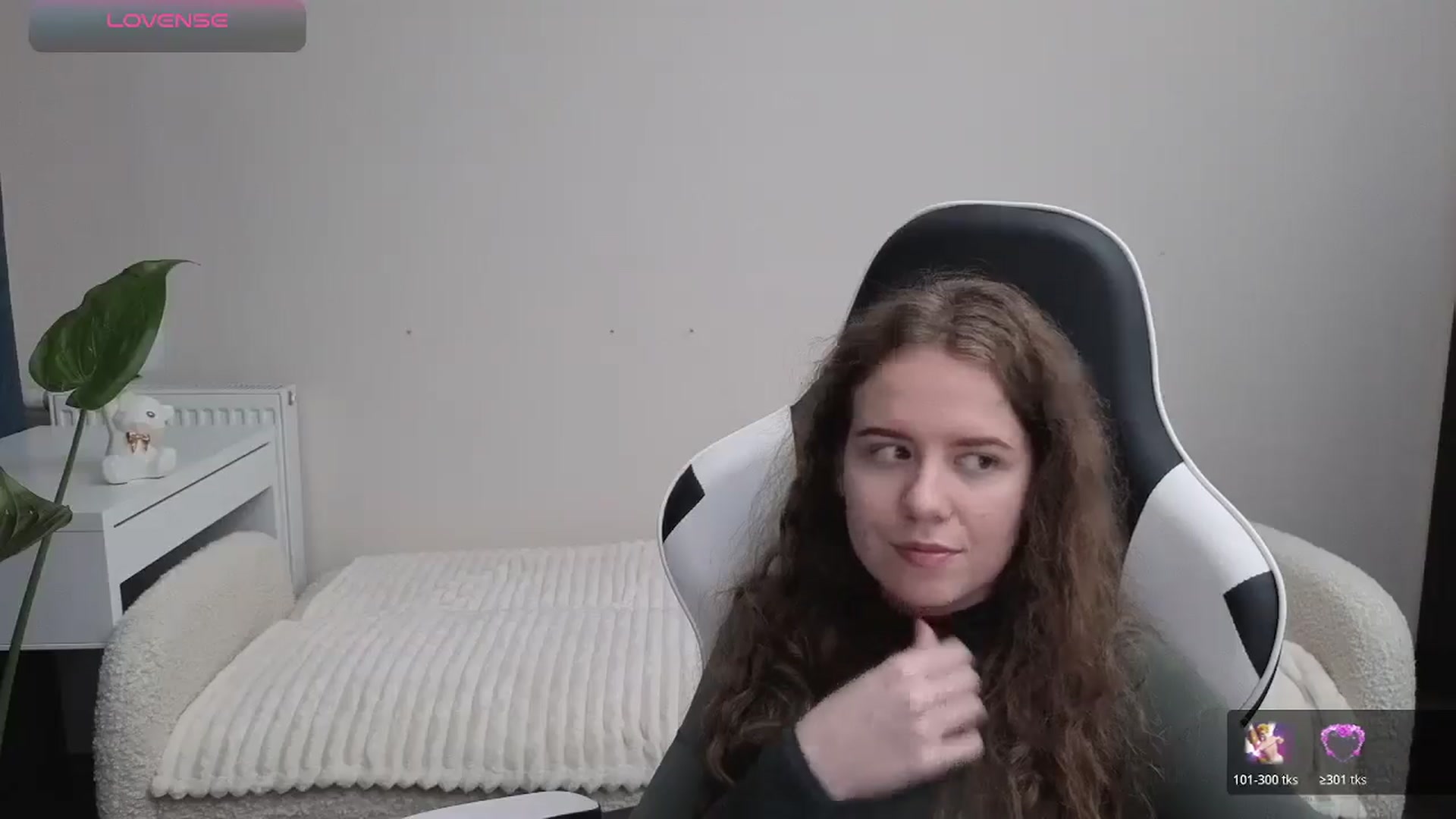 Gallery image thumbnail from BlueFlowerr's myfreecams stream on, 10/28/2025, 20:57 image 9 of 20