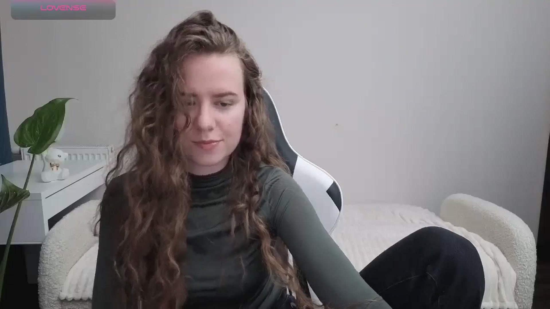 Gallery image thumbnail from BlueFlowerr's myfreecams stream on, 10/28/2025, 20:57 image 13 of 20