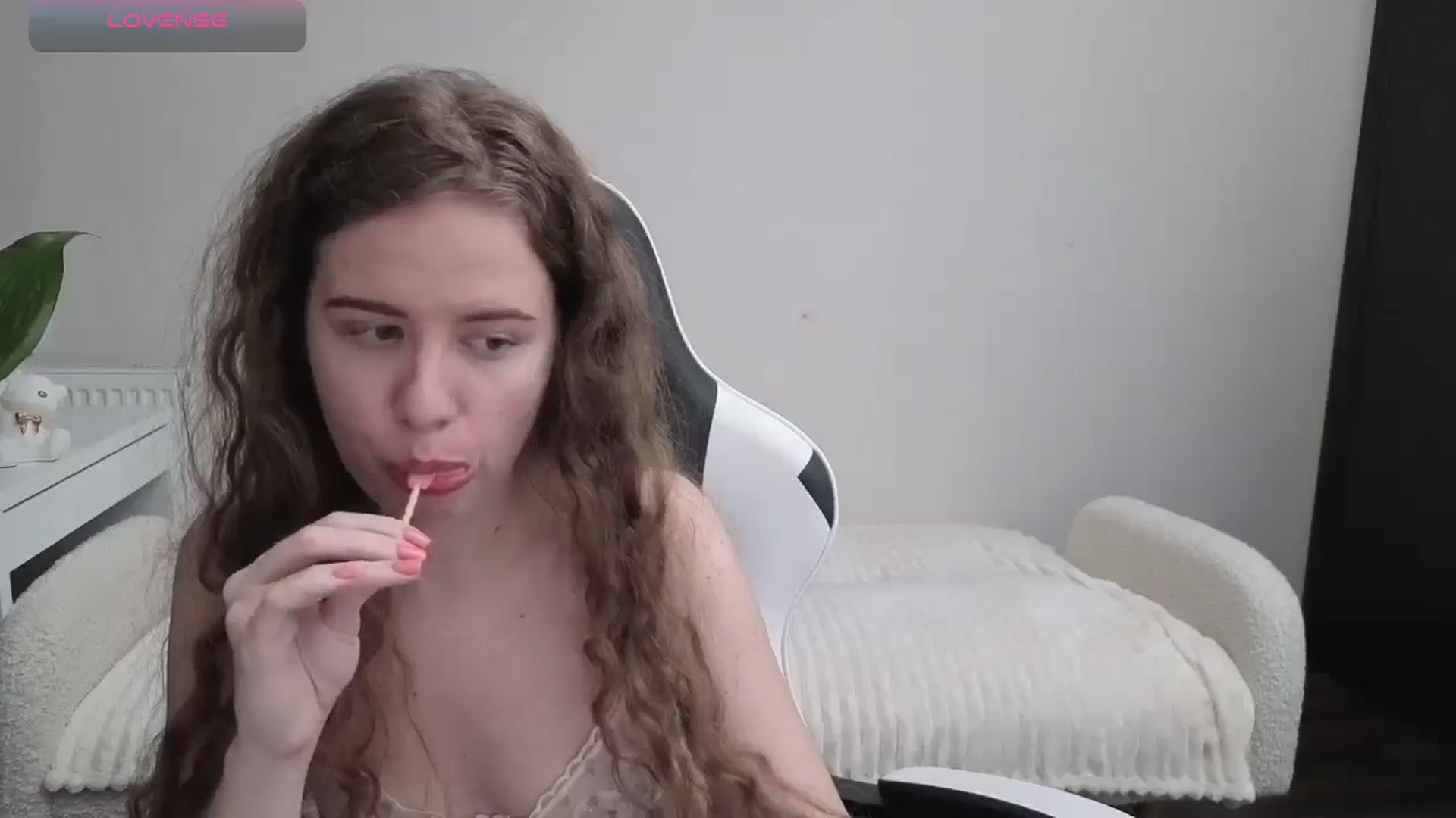 Gallery image thumbnail from BlueFlowerr's myfreecams stream on, 10/28/2025, 22:34 image 4 of 20