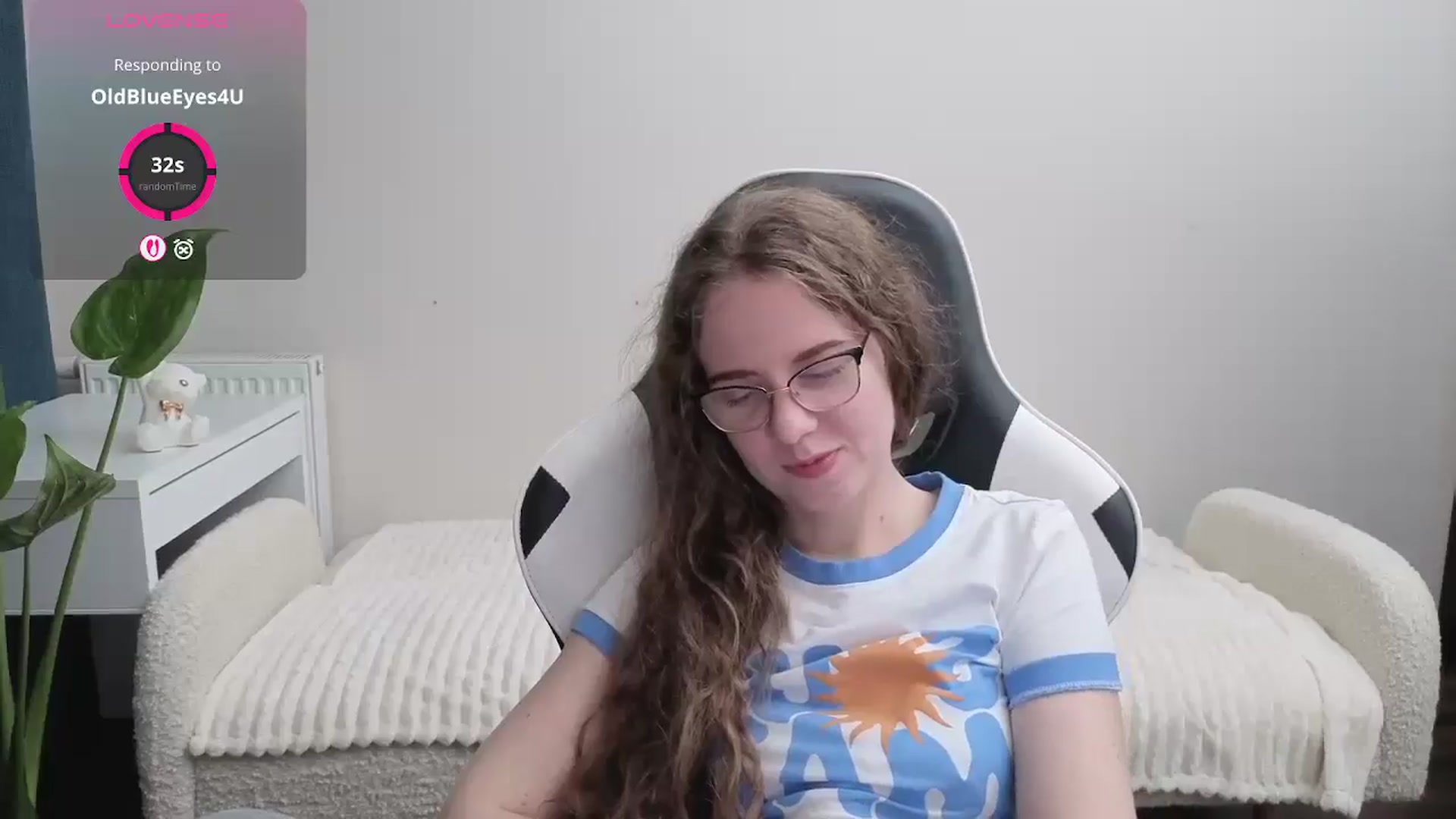 Gallery image thumbnail from BlueFlowerr's myfreecams stream on, 10/29/2025, 19:13 image 13 of 20