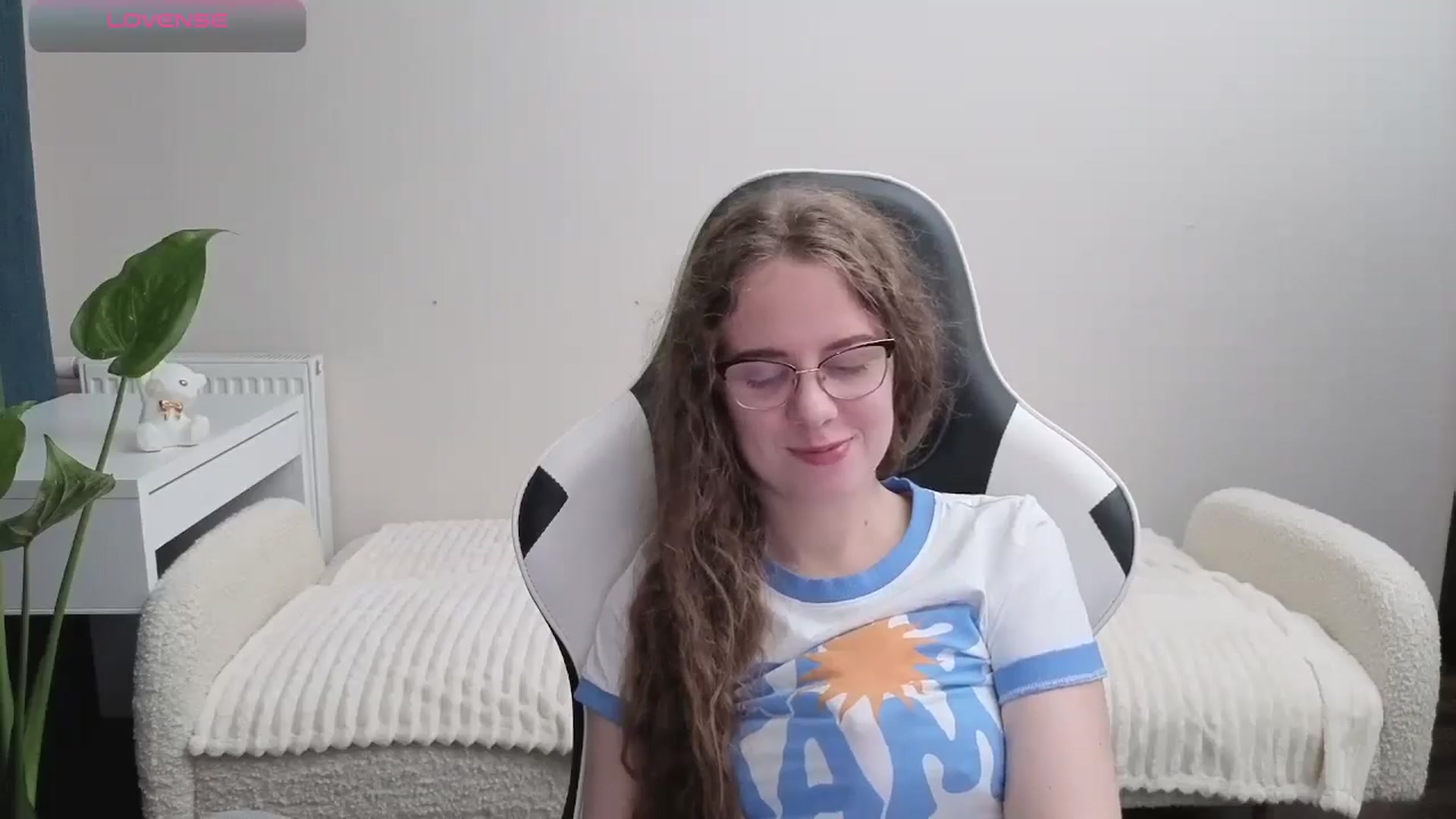 Gallery image thumbnail from BlueFlowerr's myfreecams stream on, 10/29/2025, 19:13 image 14 of 20